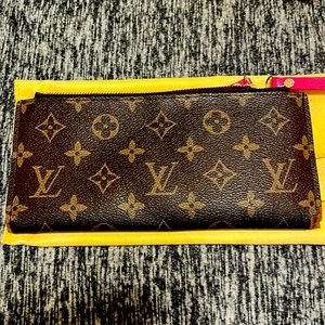 Louis Vuitton Monogram Adele Wallet Fushia